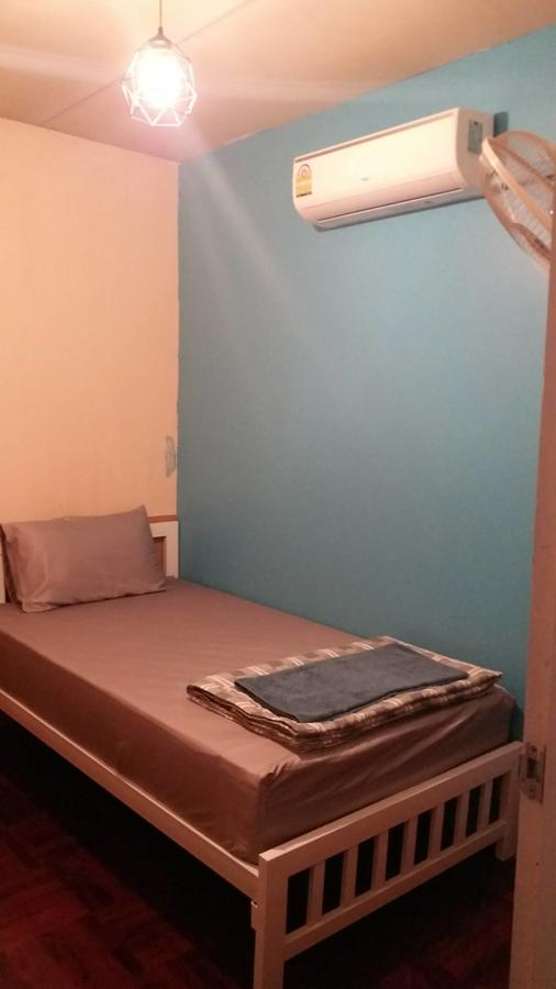 More Hostel @Khaosan Bangkok Esterno foto